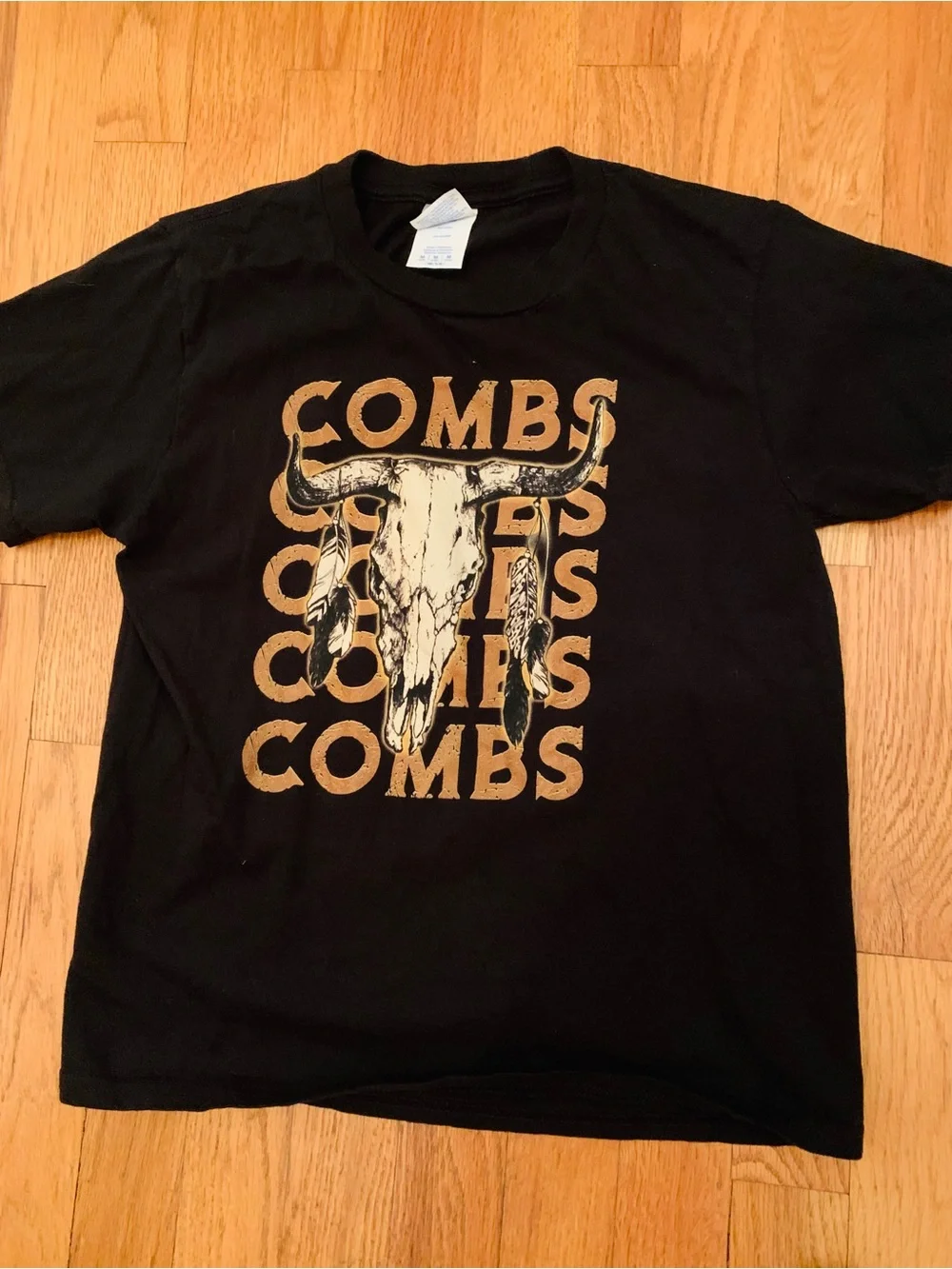 Boys Size M Shirt Bundle: Black Luke Combs, Green Gap National Geographic Dinosa
